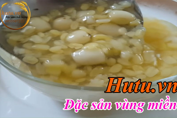 Chén chè thơm ngon hạt sen và đậu xanh hoà quyện