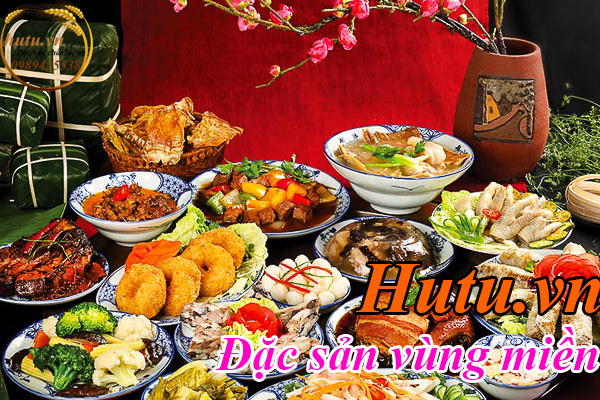 Mâm cỗ ngày tết với bánh chưng xanh thịt mỡ dưa hành